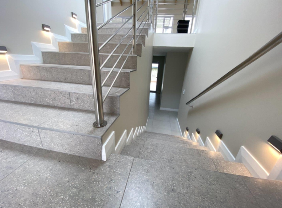 4 Bedroom Property for Sale in Whale Rock Heights Western Cape